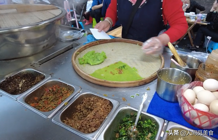 江西大姐路边卖传统小吃，纯手工做了17年，7元1份忙到顾不上吃饭