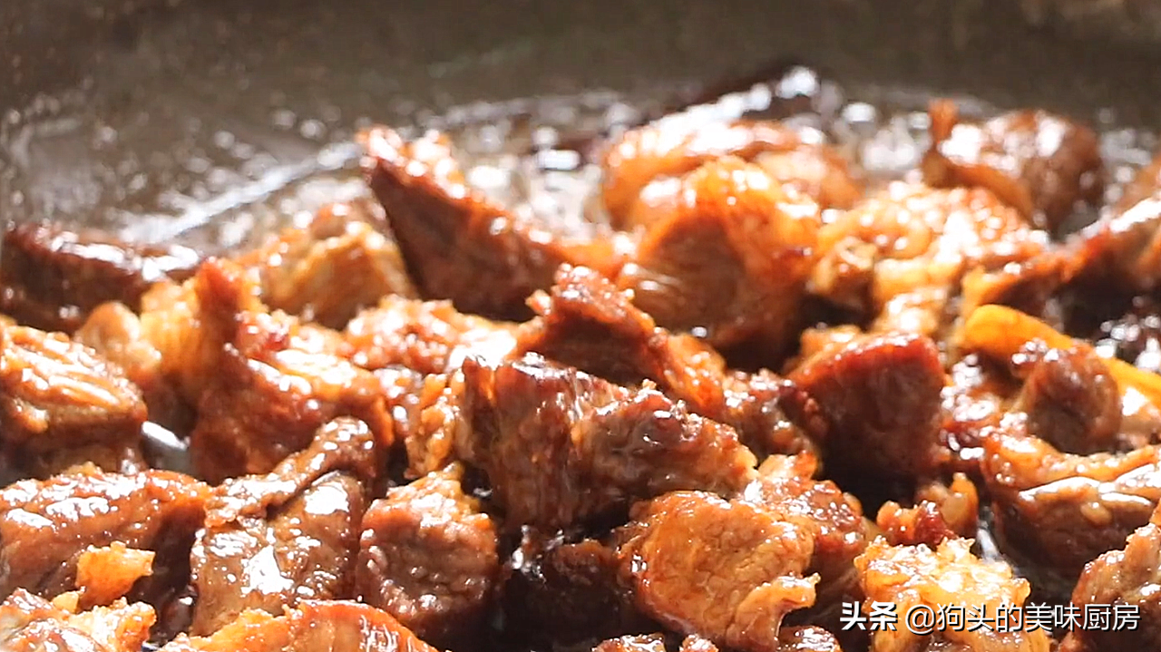 长假在家不想做饭，教你一个做法，土豆牛肉一锅炖，能吃两碗饭
