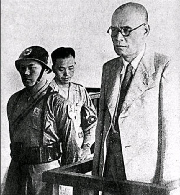 为日本战犯冈村宁次，作无罪辩护的中国律师江一平，晚年遭到报应
