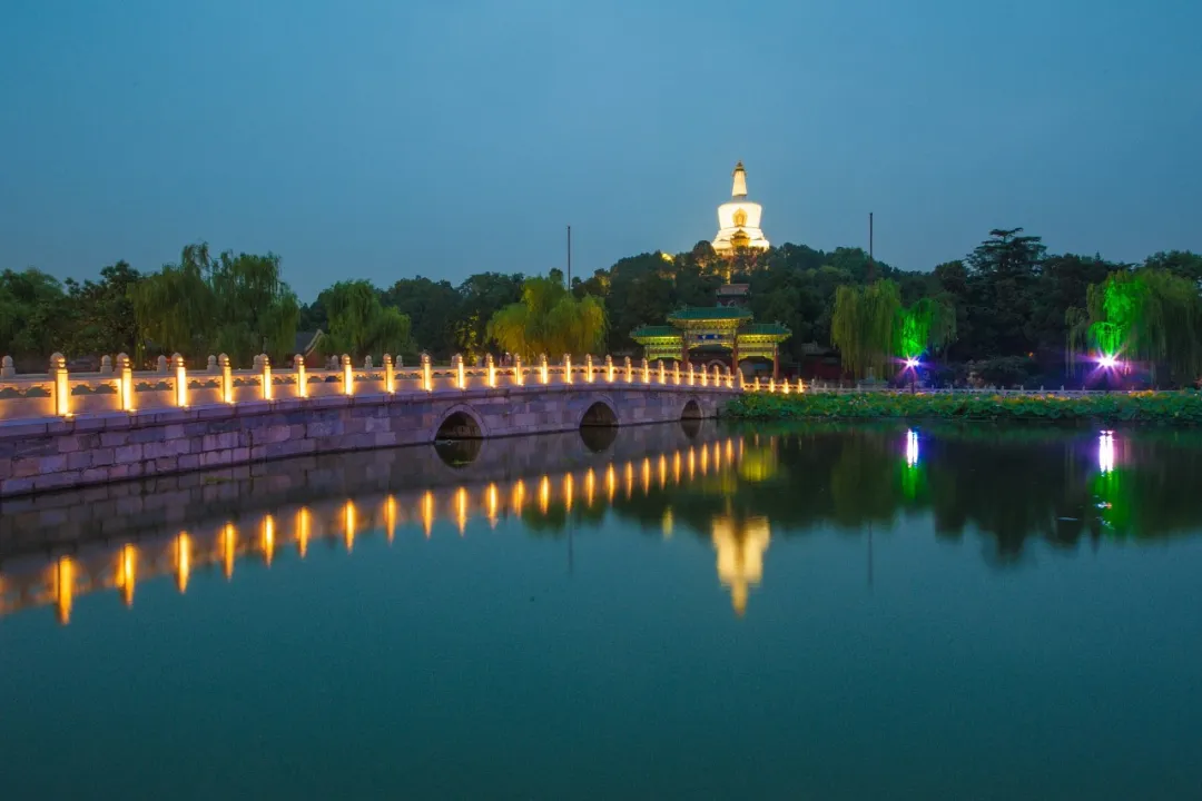 夏夜，约个人出来散步吧