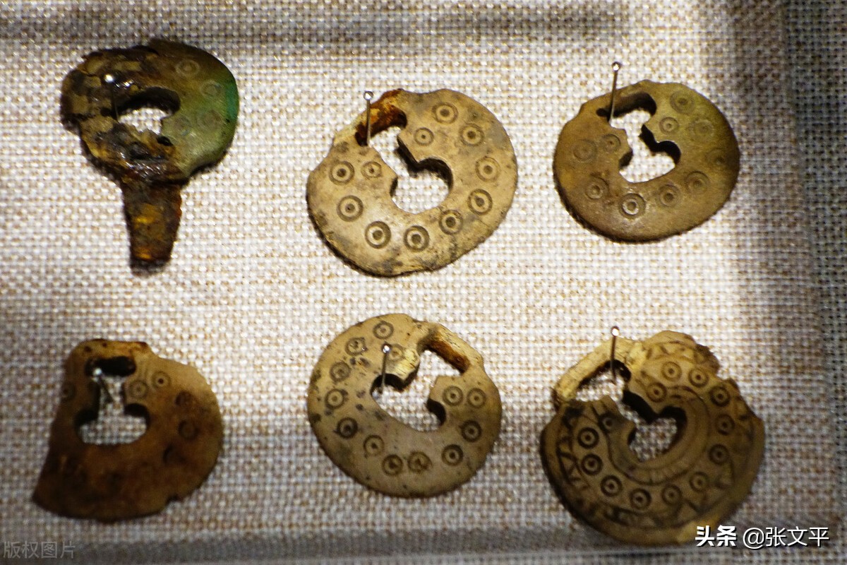 山西阳泉博物馆举办的“带钩”艺术展，恰好“押中”高考作文题