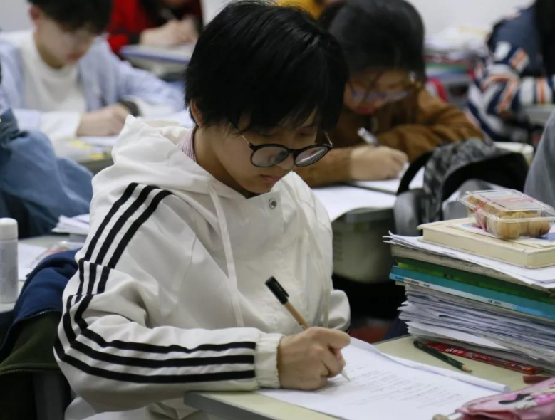 天津高考迎来“新变化”，又一“捷径”被封堵，河北考生坐立不安