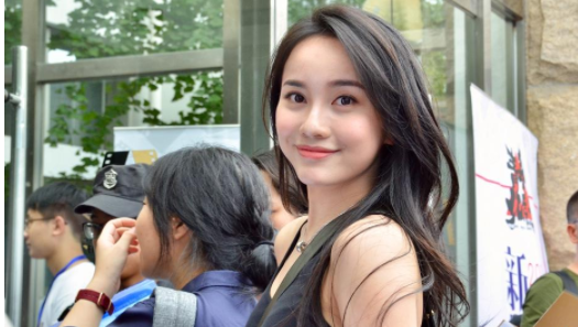 刚上大一就有人追的女生，多半都有这4个特征，看看你中标了吗？