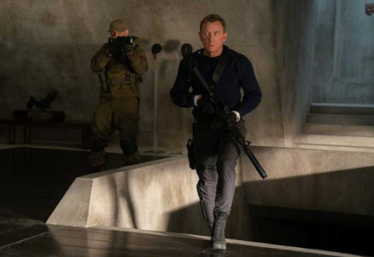 拥有28个身份，情报全靠编，玩转英德两国，这名二战间谍是何来历