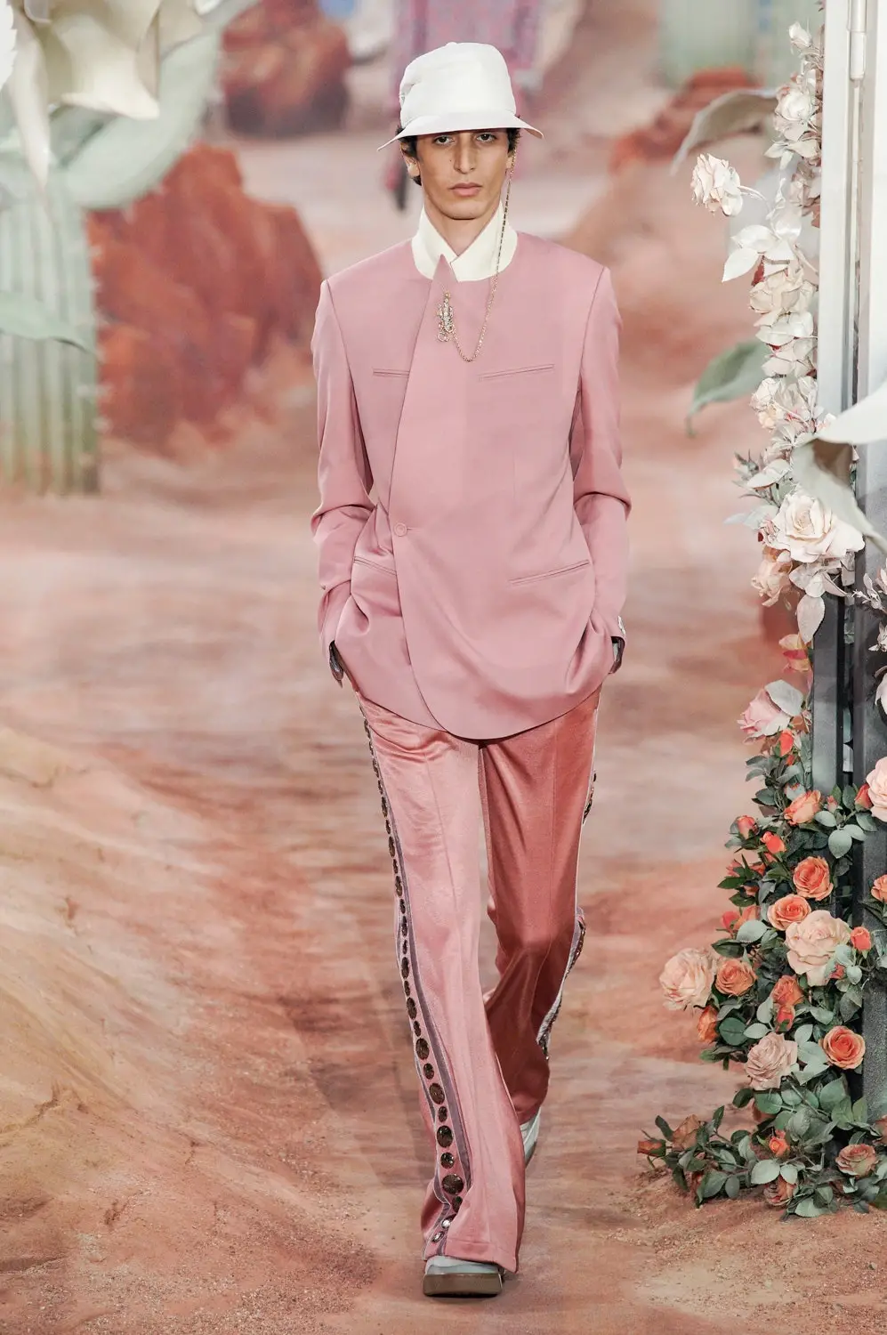 LV、Hermès等8大奢牌┃ 2022春夏巴黎&米兰男装周大赏美行加人382