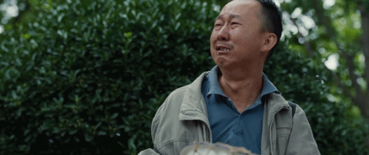 《送你一朵小红花》：眼泪无声，父爱无言，是坚强亦是脆弱