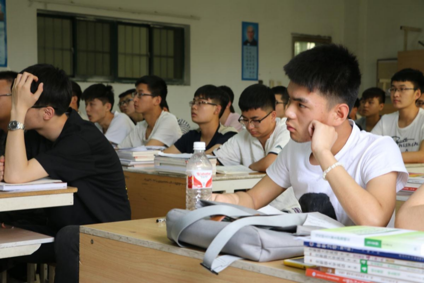 不上数学课，高考竟然数学150分，怪不得学霸的2句话值得深思