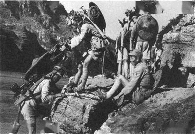 99岁老红军享受正省级医疗待遇，去世后葬礼出现1位政治局委员