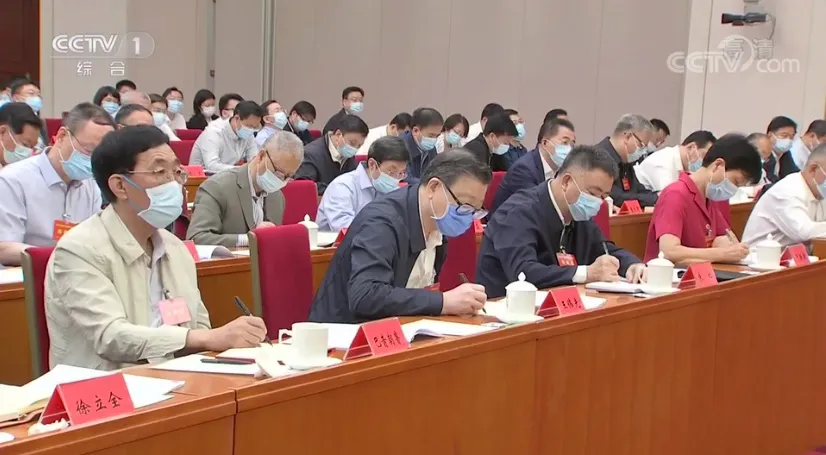 63岁女将卸任后,以中央指导组组长身份亮相湖北