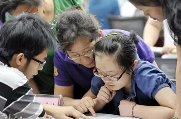 高考提前批爆冷门，中山大学获得“断档王”称号，录取分数创新低