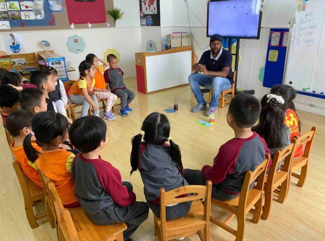 孩子的事儿无小事，公立学校和私立学校选哪个好，多方比较不吃亏