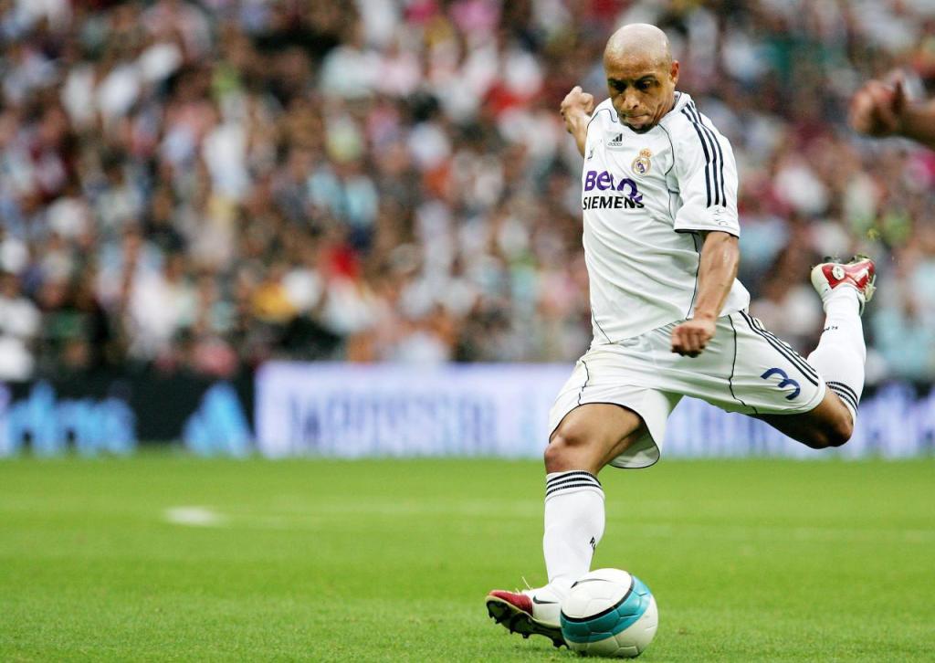 游戏里卡洛斯年龄设定29,总评88,进攻能力和防守能力齐头并进,速度快