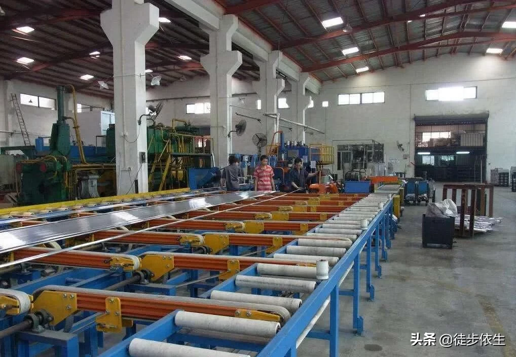 打破垄断!中国万吨挤压机铝材一次成型,助力高端行业发展