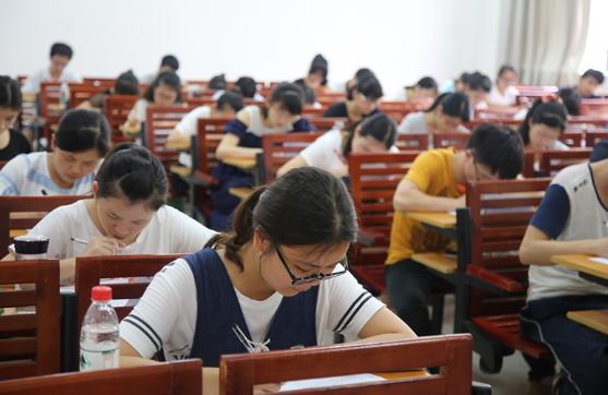 为啥高校不让大一新生报四级，怕影响通过率吗？辅导员说出答案