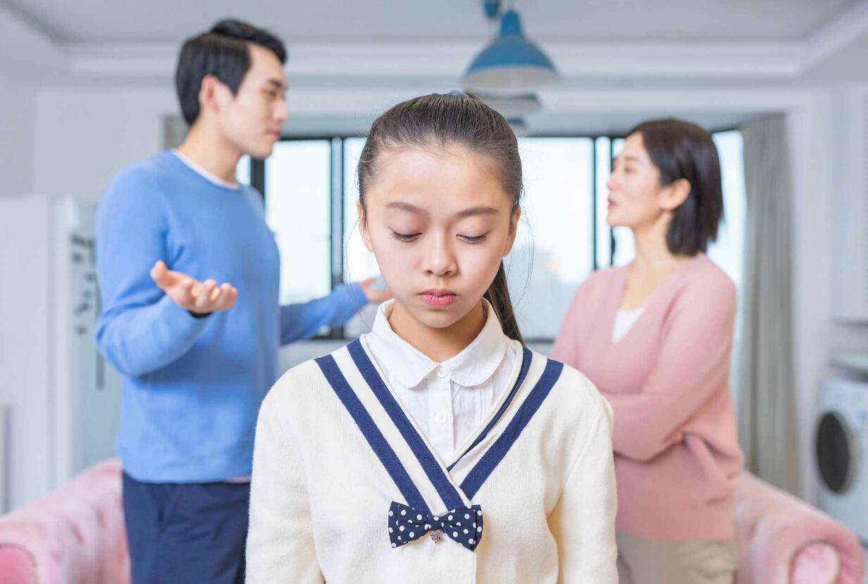 高考状元唐楚玥总分725，语文146，考卷上的“印刷体”亮了