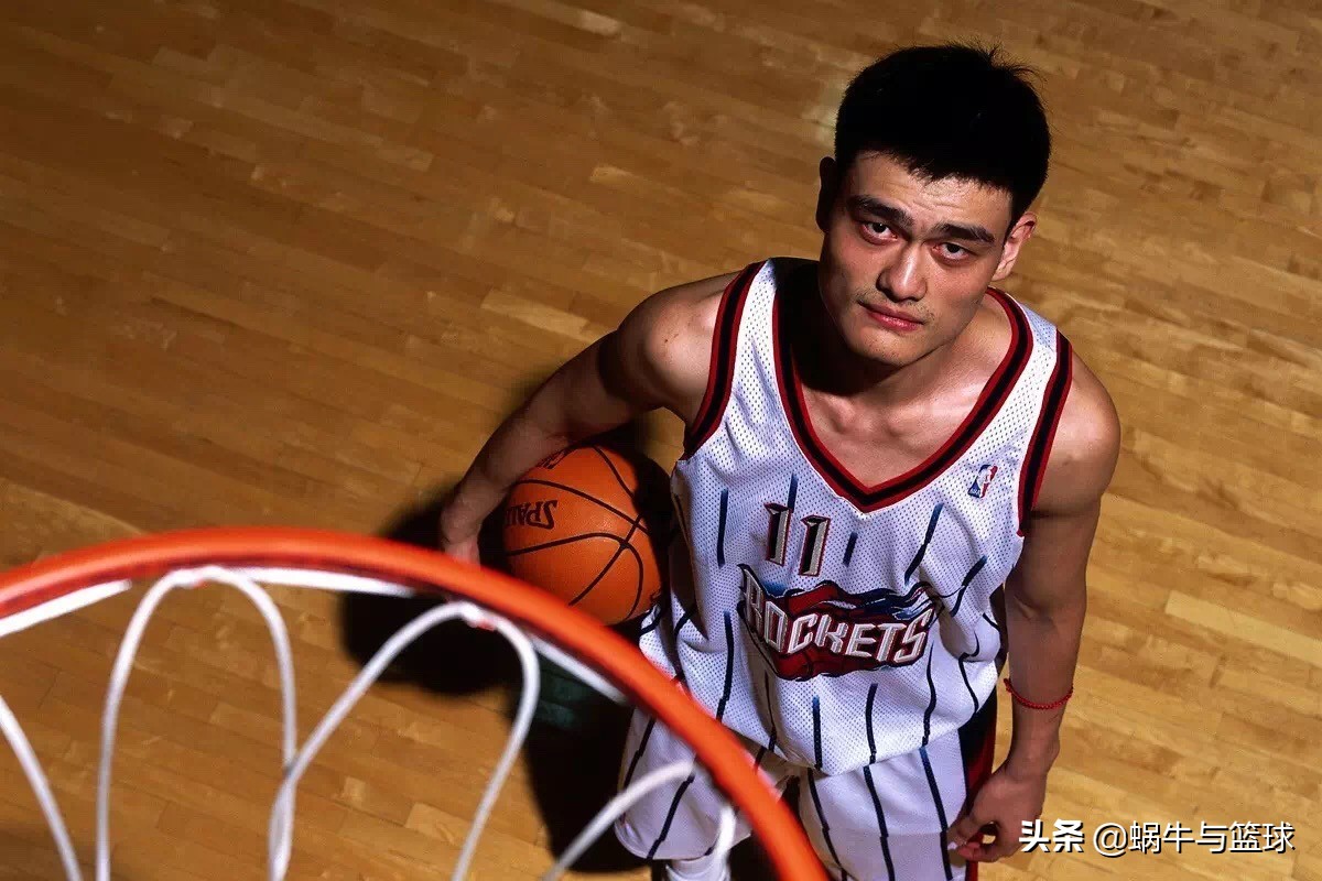 为什么姚明在nba(姚明在NBA打了8年，巅峰时不输任何内线，为何没有进过一阵？)