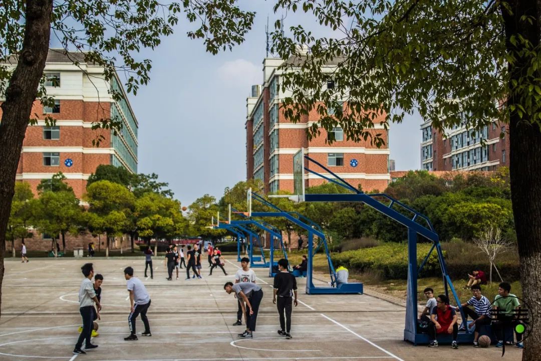 233路尽头的南昌航空大学，承包你的四年青春！