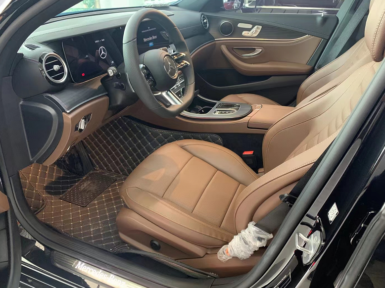 体验奔驰E300L，外观似S级，内饰奢华，后排空间宽敞，价格又降了