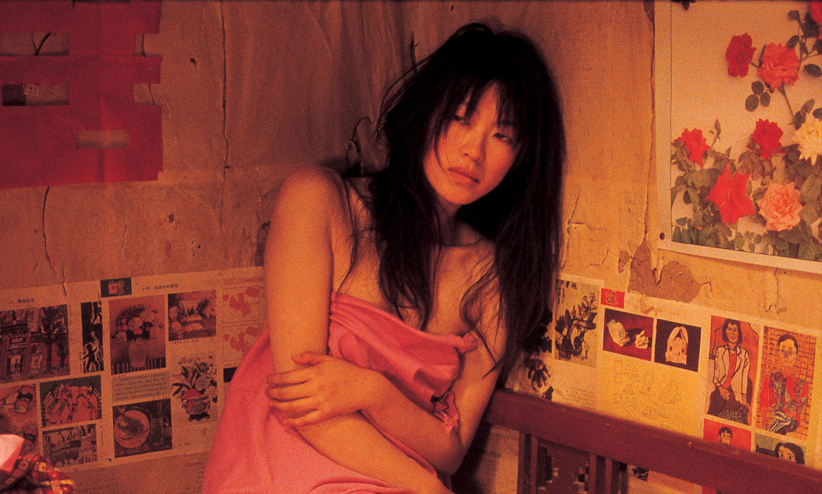 盲山：22岁女大学生被拐卖，为逃跑委身三个男人，结局令人绝望