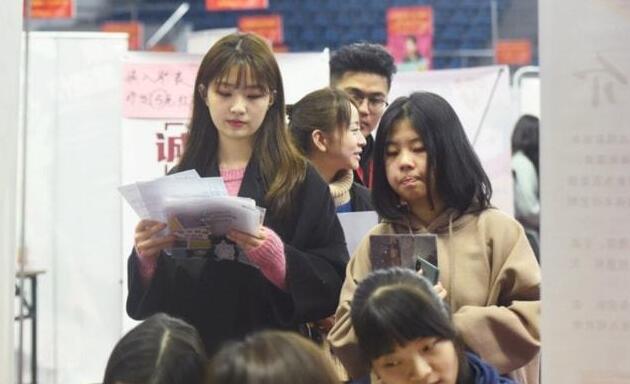 大学里“华而不实”的证书，费时费钱还没用处，考下来也是白纸