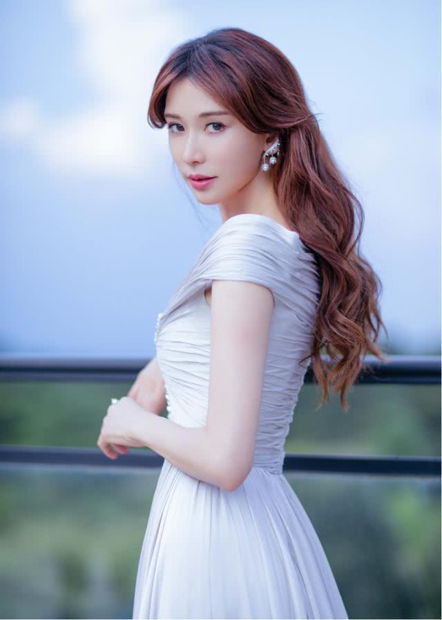 中国最性感的女明星(被称中国15位"最性感"女明星,她们实力证明什么叫