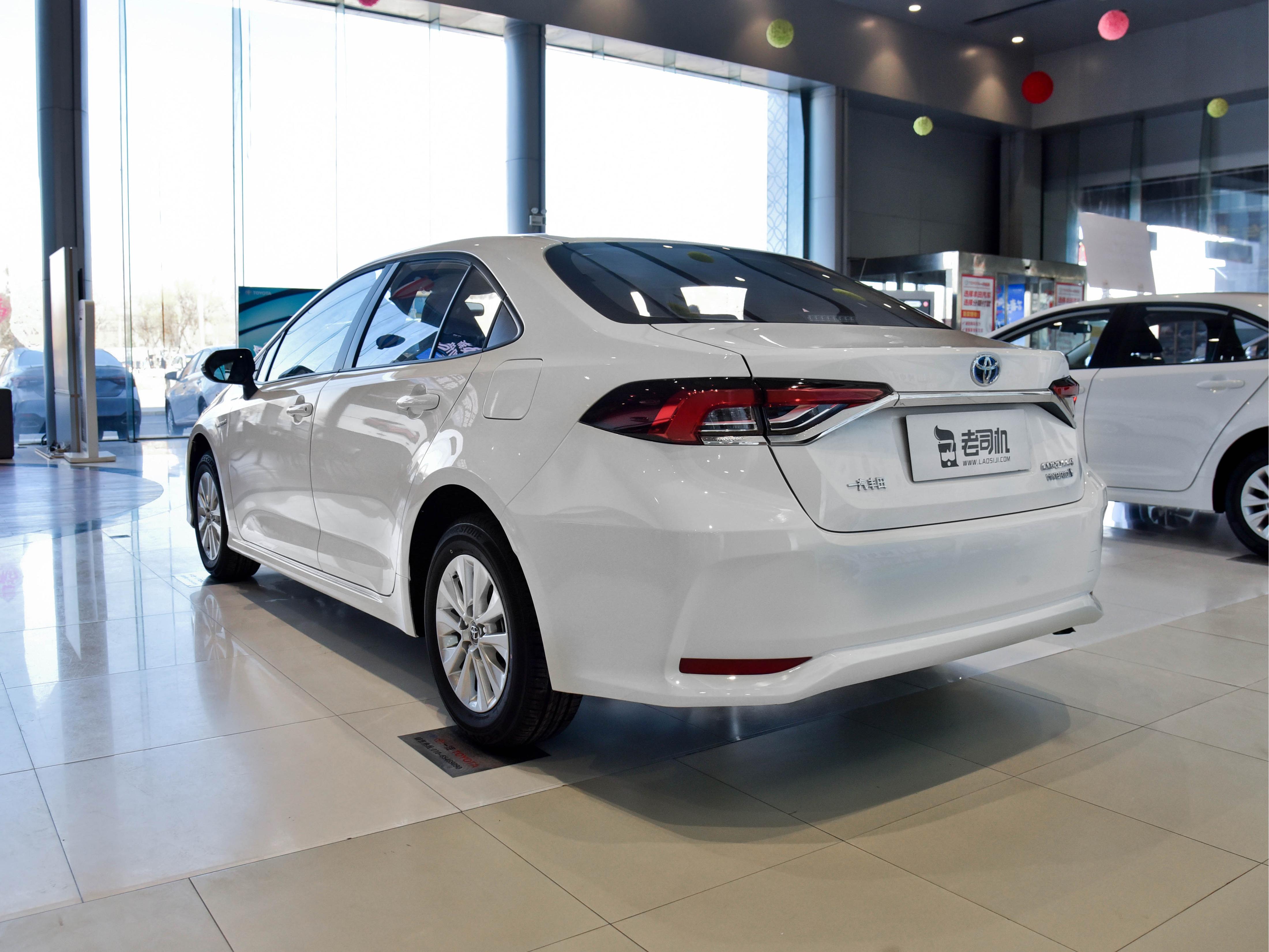 4l油耗三厢合资车,三大件皮实耐用能加92号油,带你看丰田卡罗拉