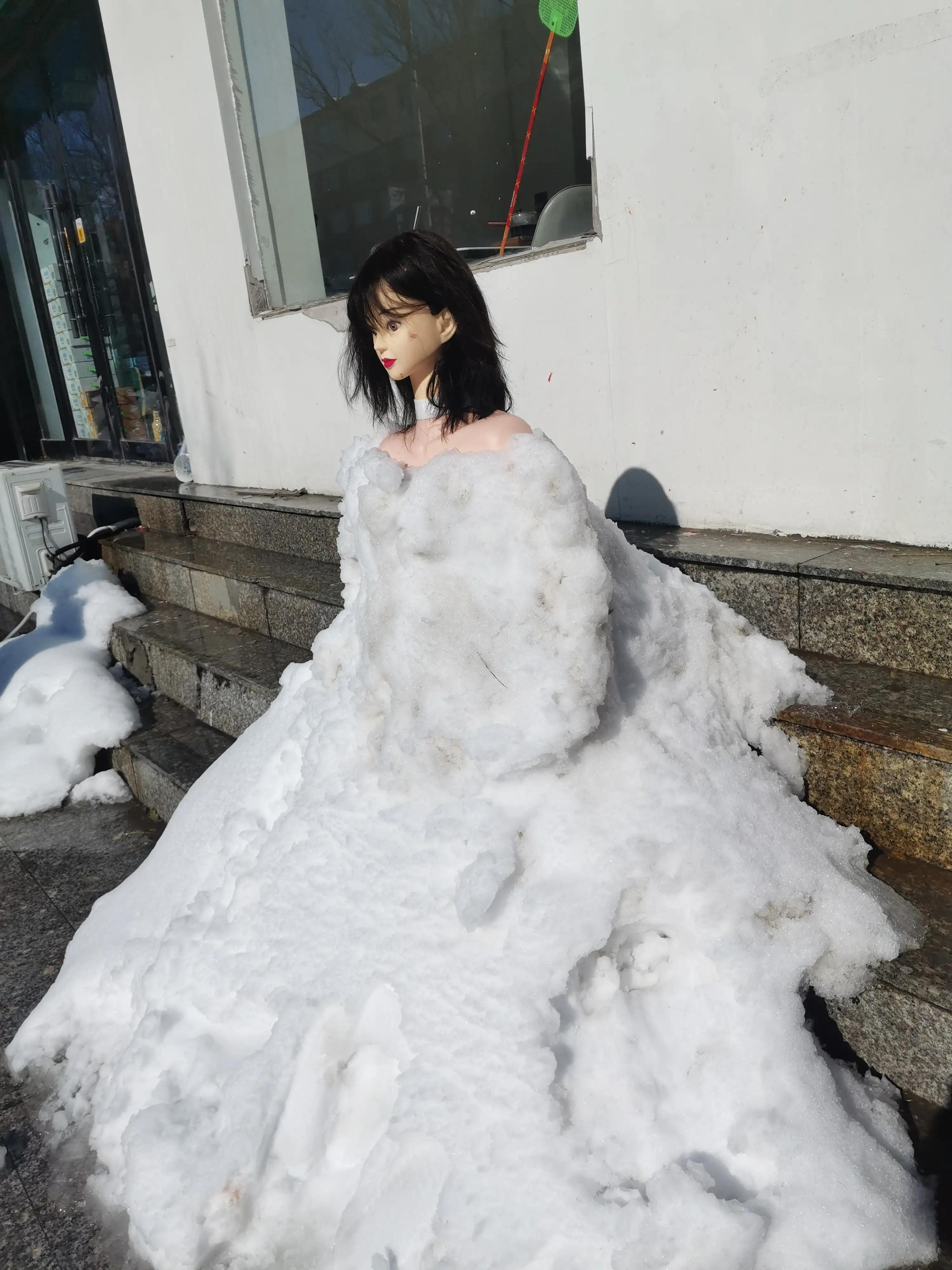 大雪过后，老师布置作文《堆雪人》，看这个四年级学生是怎样写的