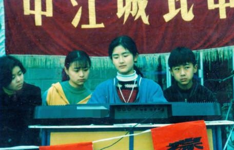 “湖南一姐”谢娜：低谷时有刘烨相伴，事业上有何炅遮风挡雨