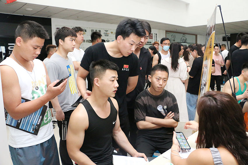 成都健身培训学校（健身学院所需的学费大概是多少呢）