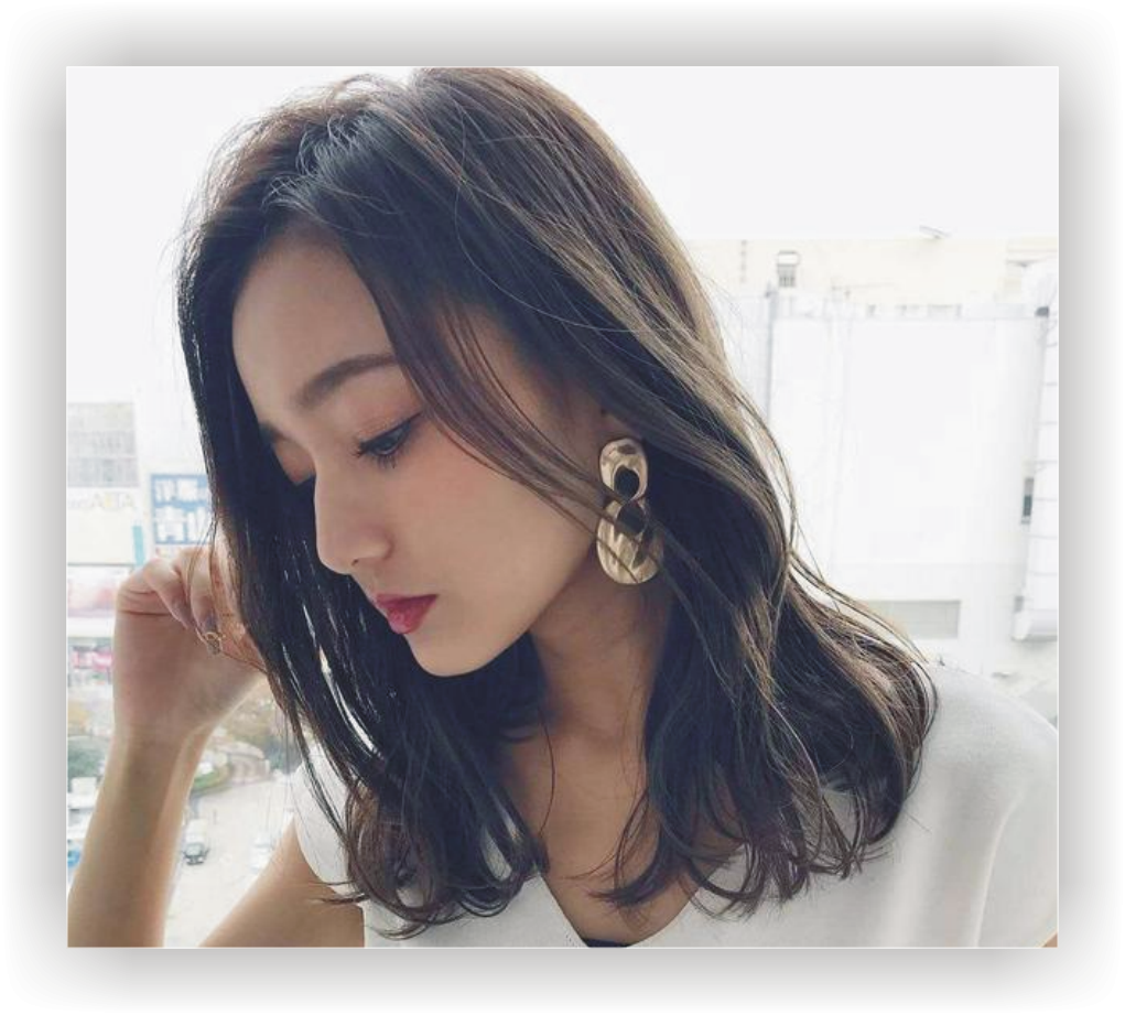 最具女人味又时尚减龄的发型是中长发