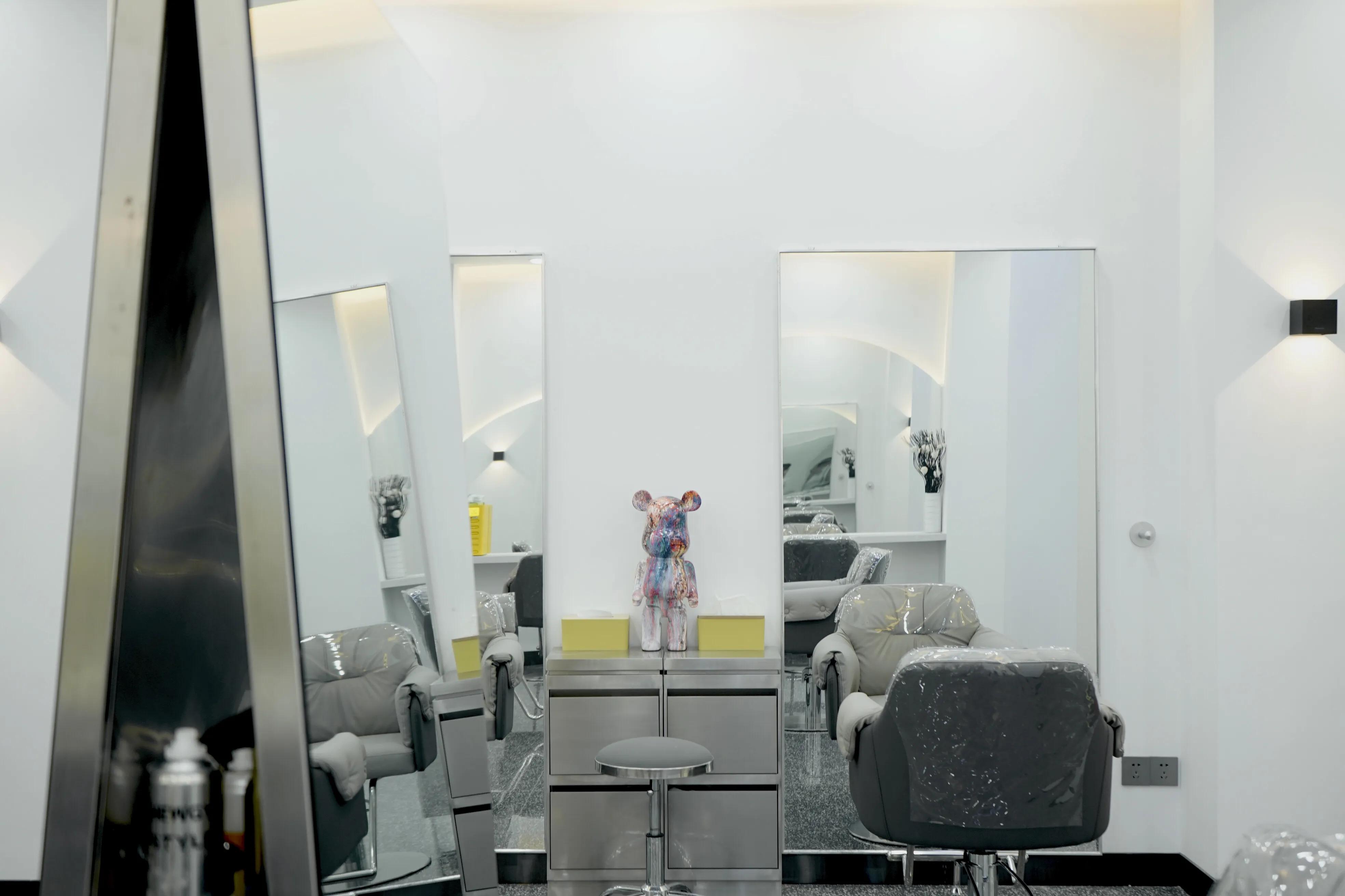 Caca hair salon | 理发店与不锈钢的艺术碰撞