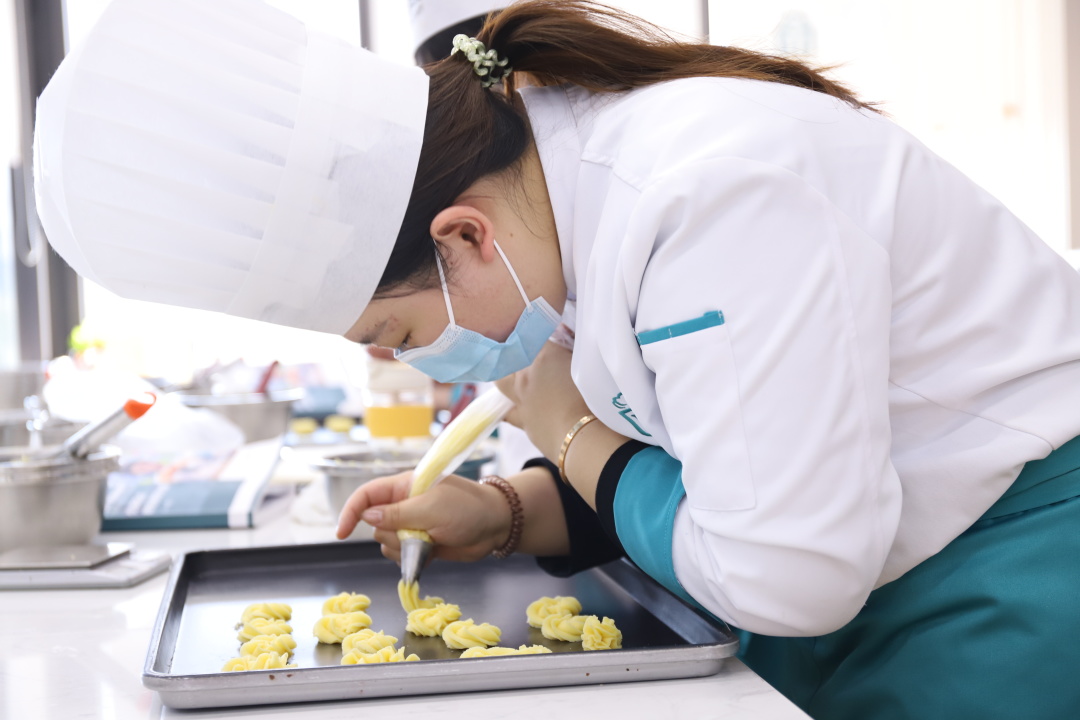 什么什么？这里学习西点烘焙没有门槛限制？