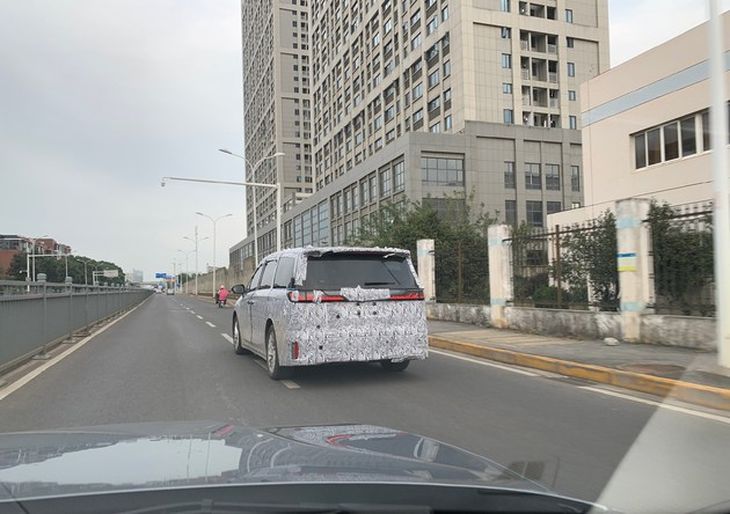 岚图MPV最新谍照曝光 内部代号“H56”/定位高端MPV