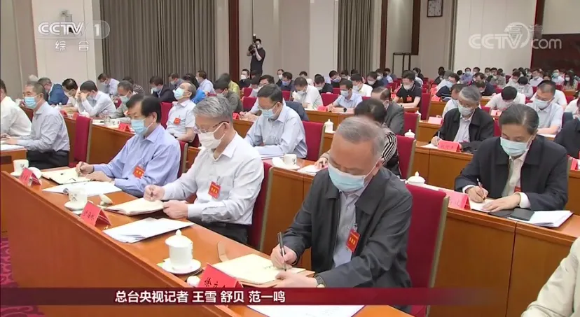 63岁女将卸任后,以中央指导组组长身份亮相湖北