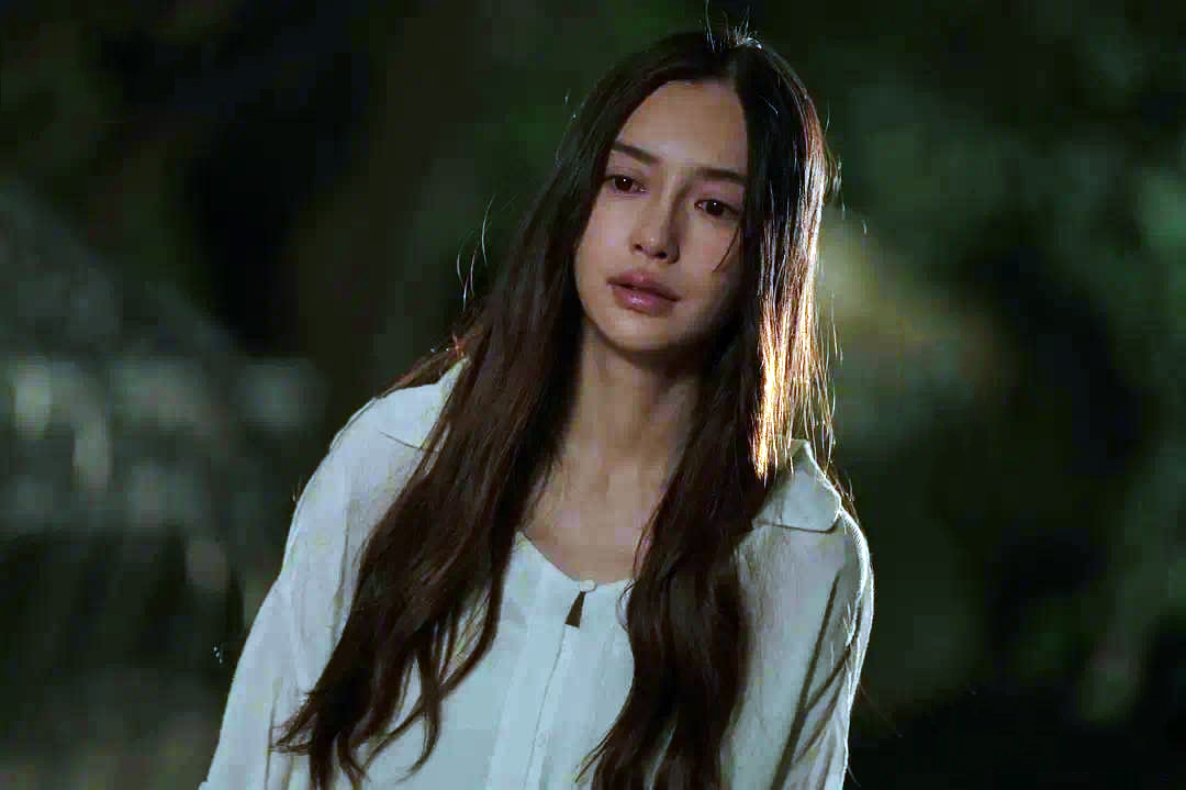 杨颖暴瘦身材被嘲的背后:32岁的黄晓明娇妻,在事业瓶颈前很无力