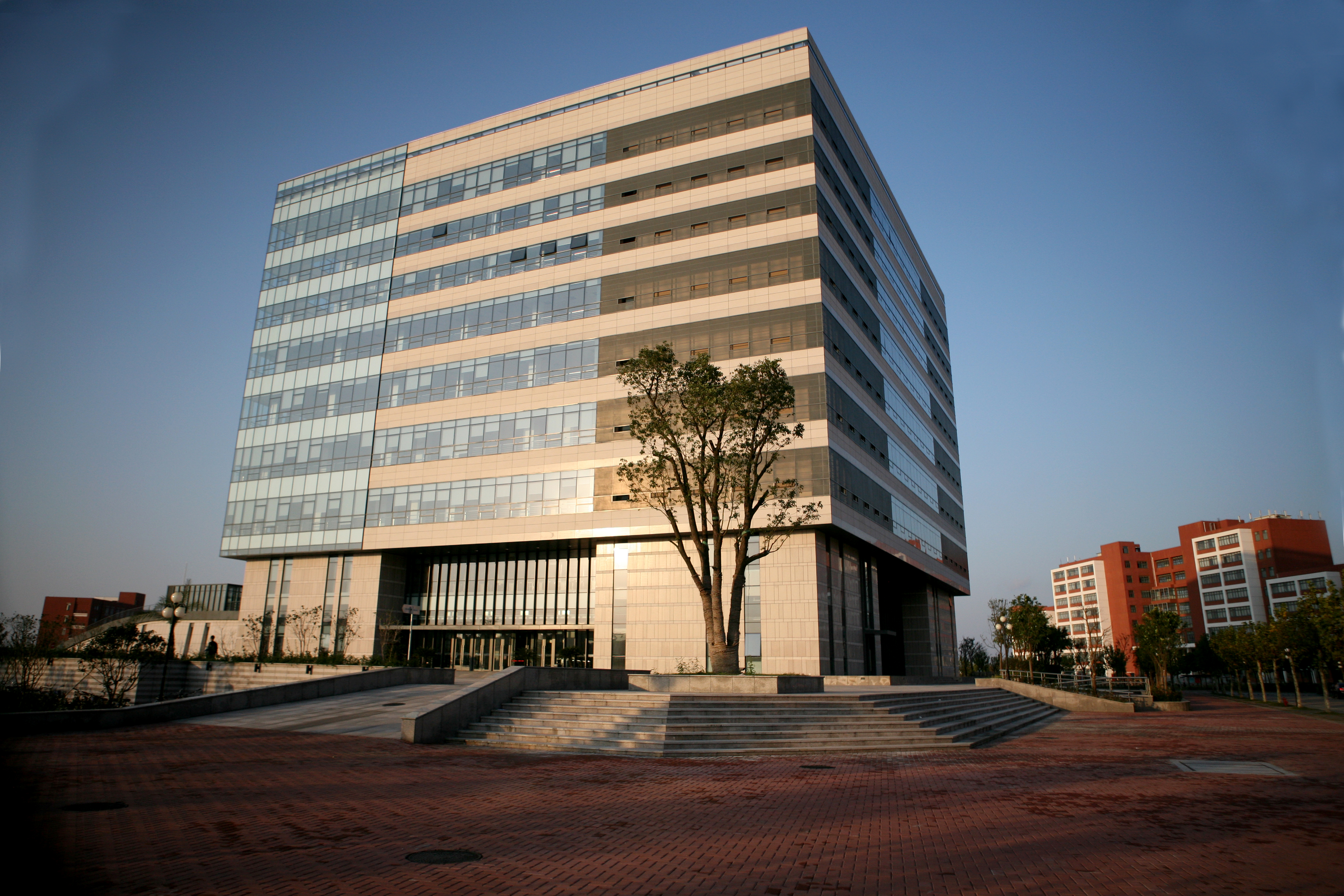 具有设计类博士授予点！华东理工大学2021年艺术类录取成绩分析