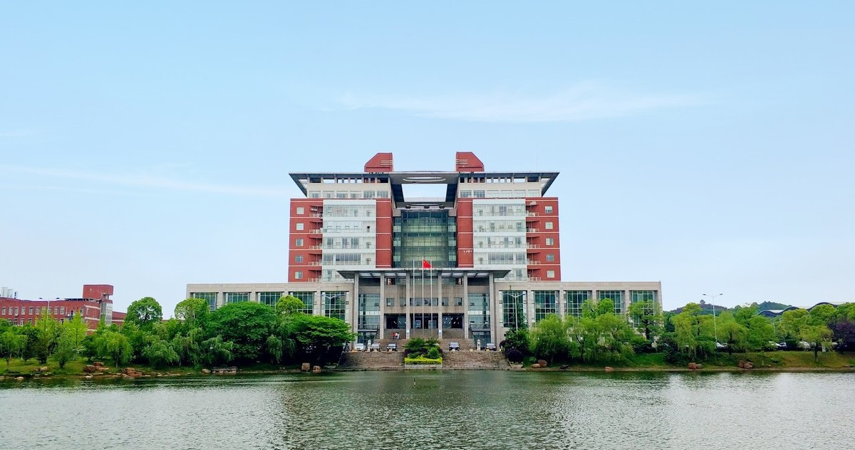 湘潭大学和长沙理工大学，谁是湖南“双非”高校之首？