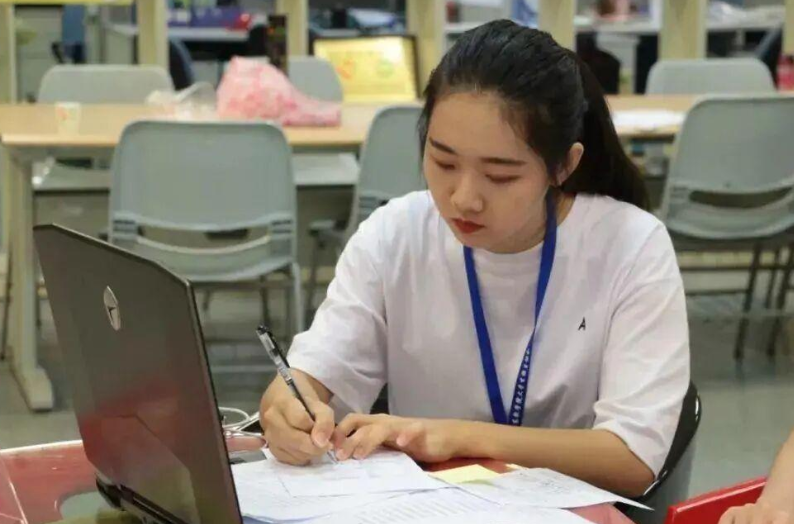 同样都是本科学历，一本、二本、三本的差别，从毕业证就能看出