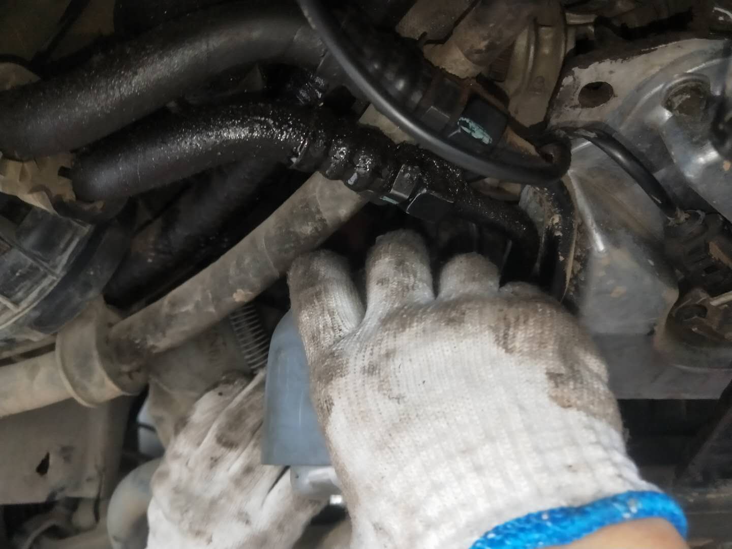 奥迪2.8V6发动机故障一大堆，最吓人的是差点把发动机甩出去