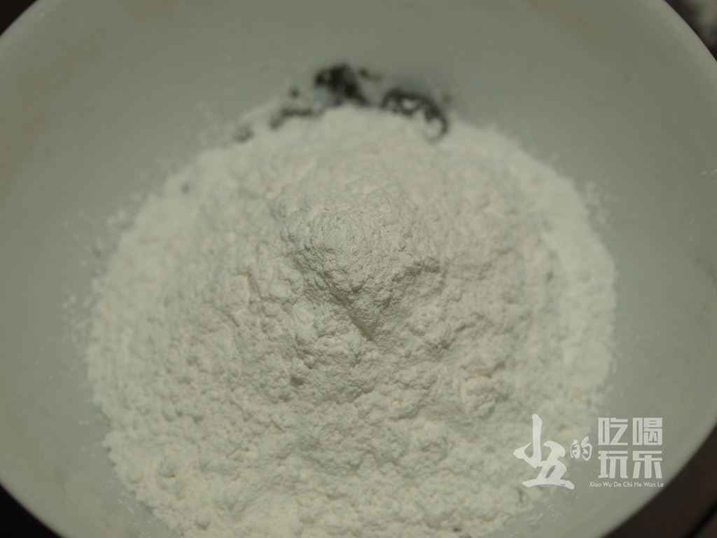 芝麻糕怎么做（8步做出香浓细腻的芝麻糕）