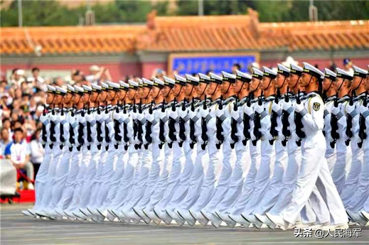 大阅兵回眸：海军方队，携风裹浪受阅来