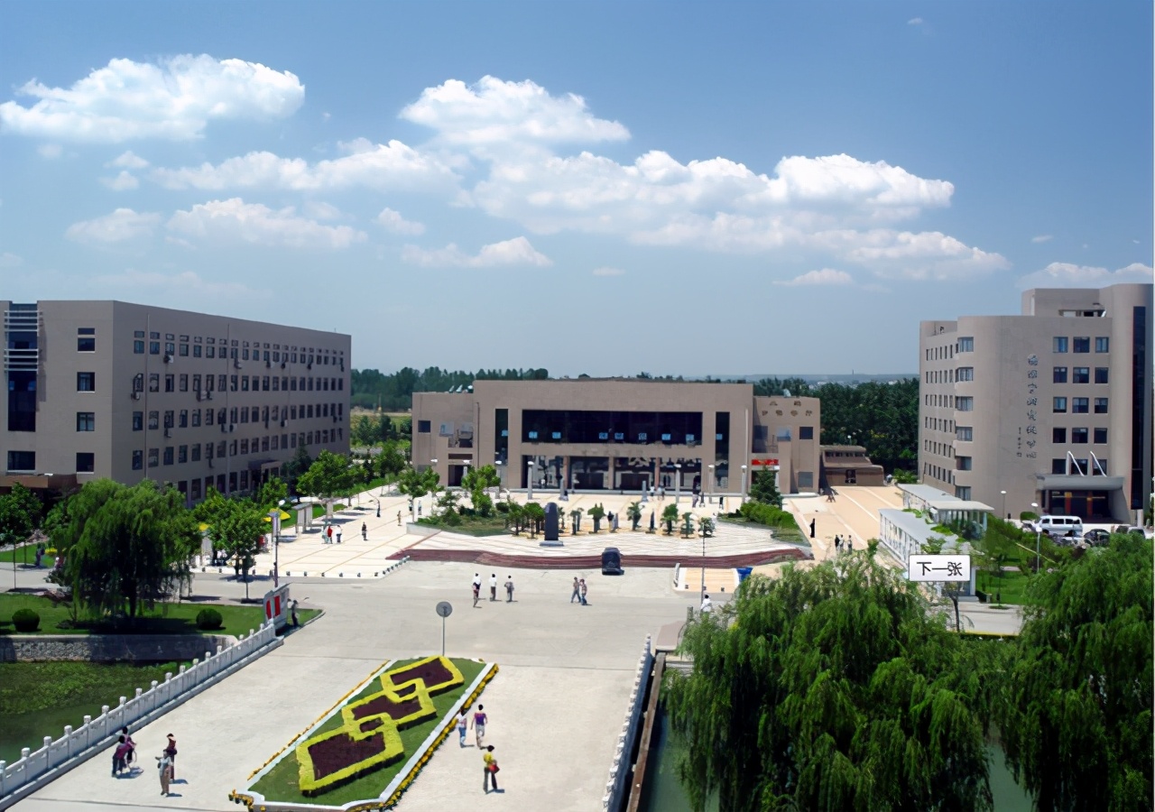 志愿：洛阳理工学院有一本招生，专科招生，一类专业录取分数较低