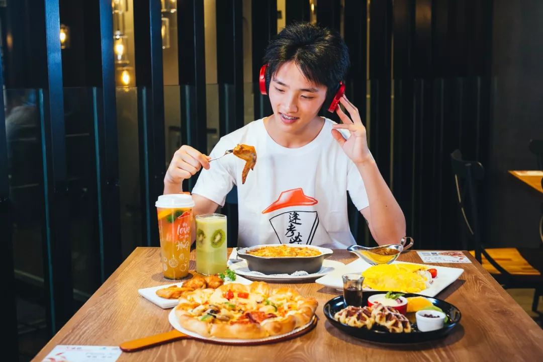 高考必胜的因素很多，这几点服饰搭配秘籍，祝考生事半功倍