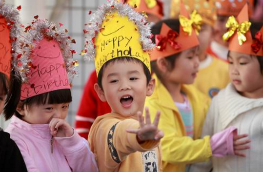 孩子过生日，过阳历还是阴历？父母该遵守这3条规矩，不是迷信