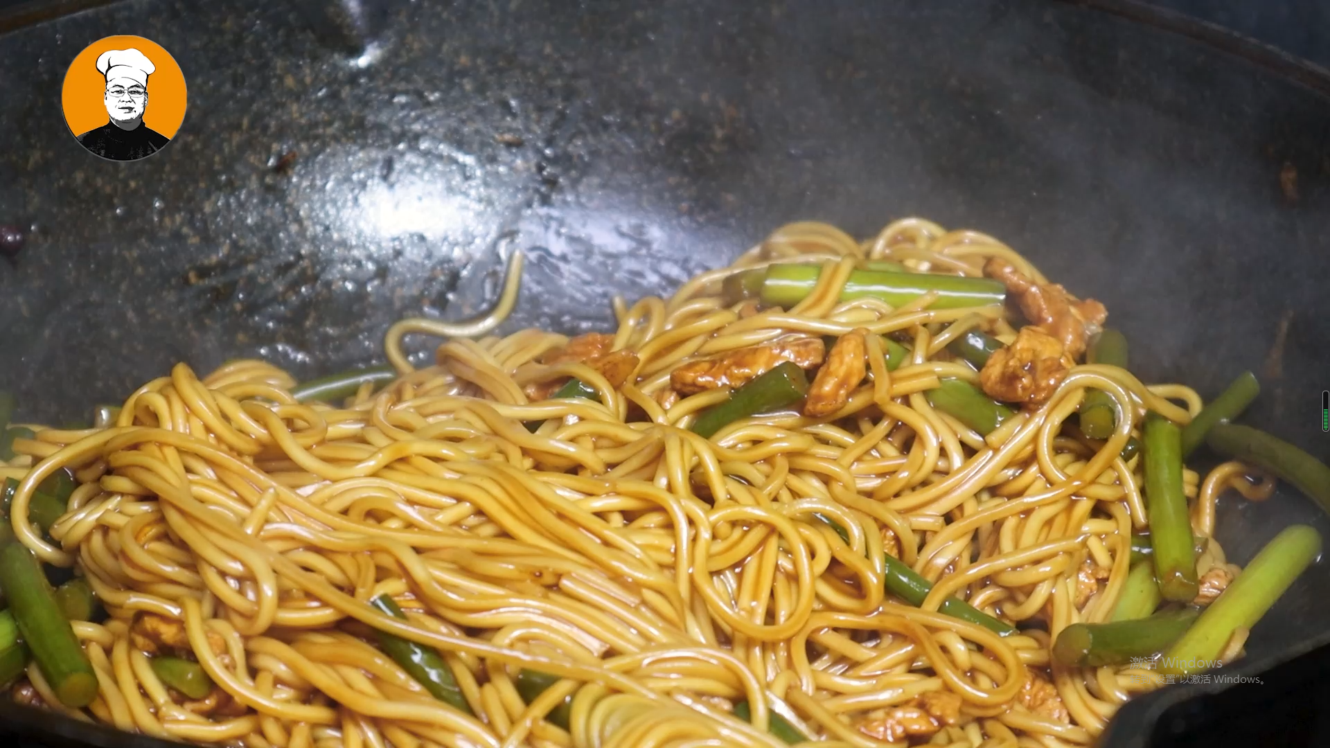 做焖面时，一定不要直接下锅焖，多加这一步，面条入味劲道超美味