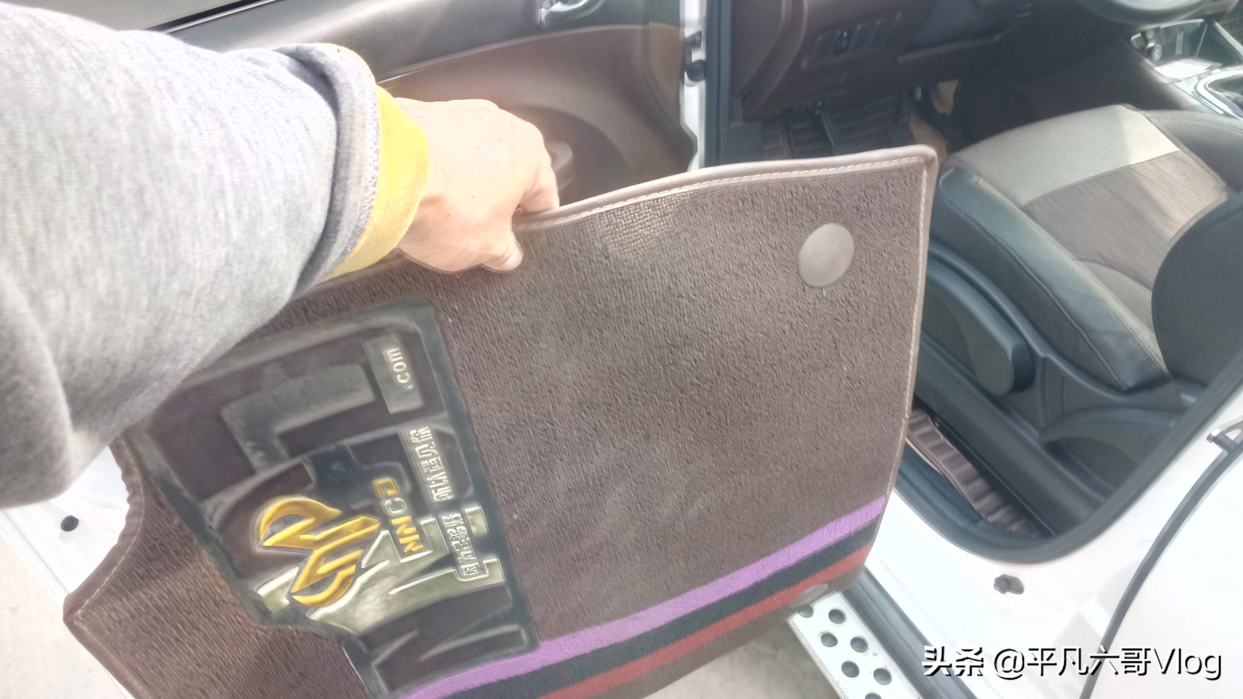 自己的爱车如何清洗才省钱？看看我的操作，你就明白了