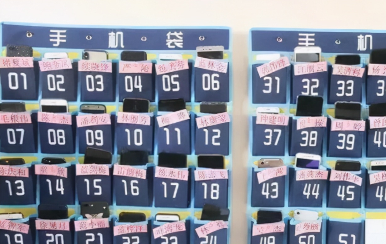 为防止学生逃课，大学老师费尽心思，“纸飞机”点名你见过吗？