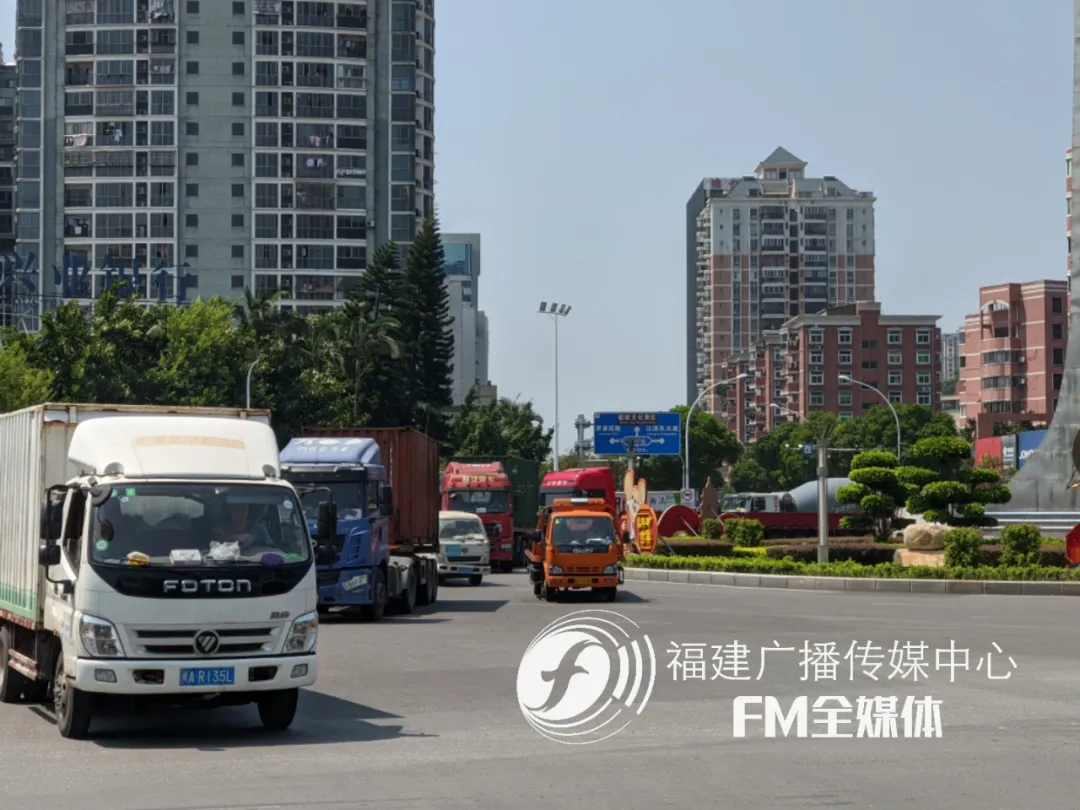 福州陈小姐每天开车经过这段路都会瑟瑟发抖，交警部门回应了