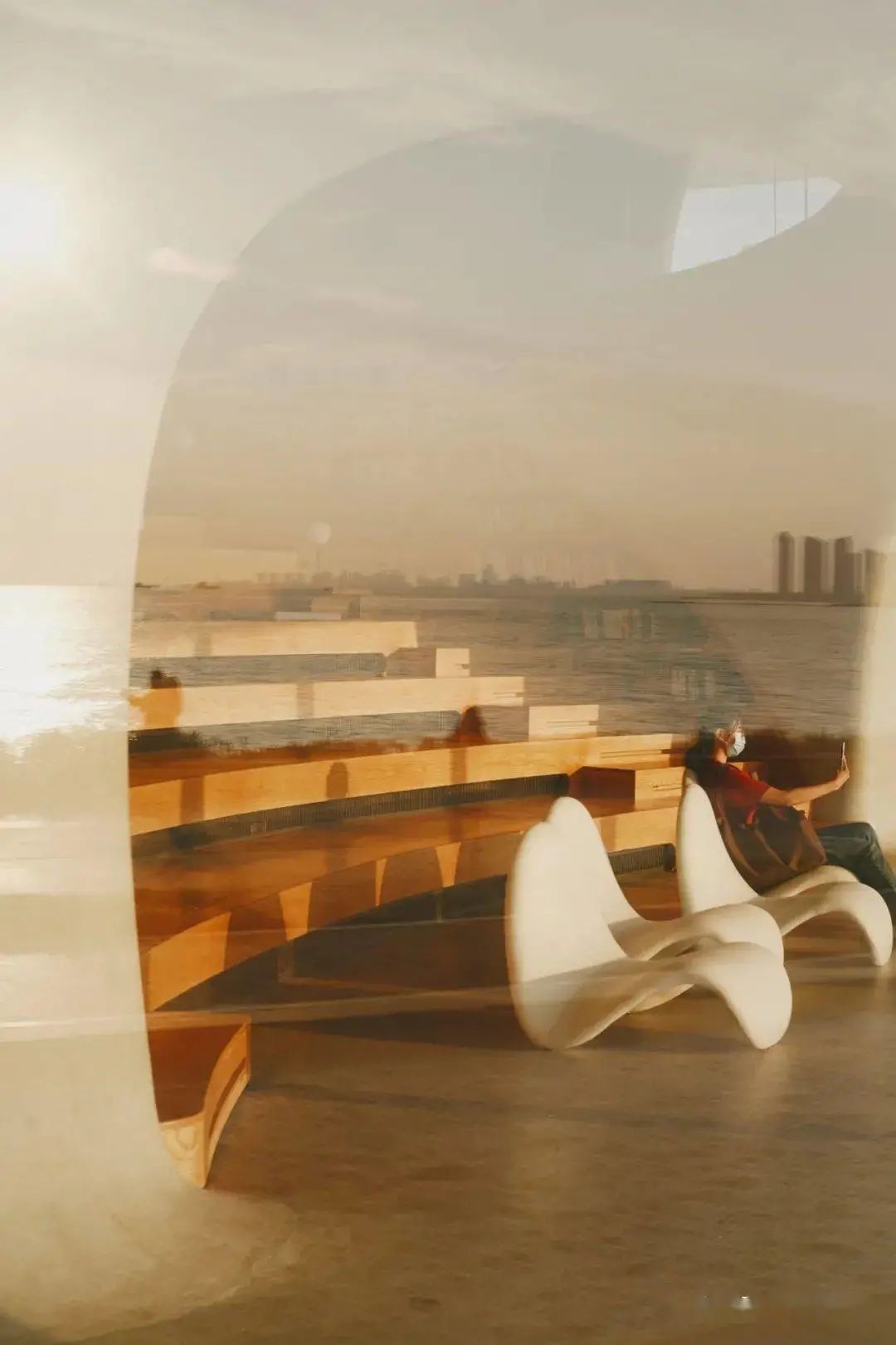 海湾边的顶层公寓，又潮又奢