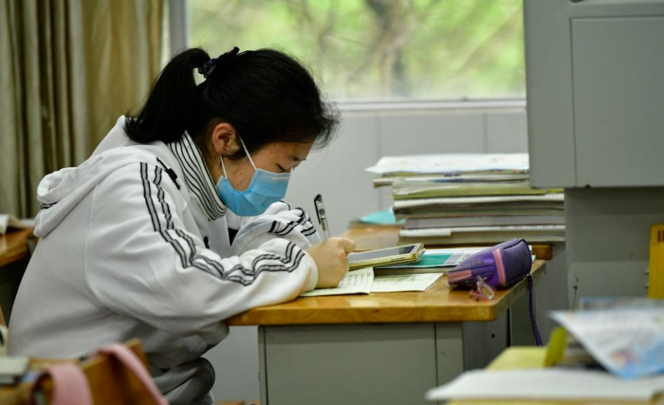 看看人大附中，再看看身边的中学，感觉像是在两个完全不同的世界